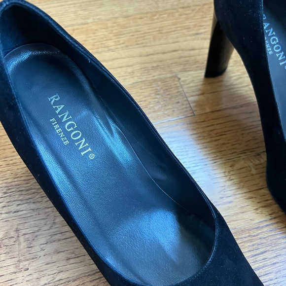 BLACK SUEDE HEELS - Picture 2 of 4